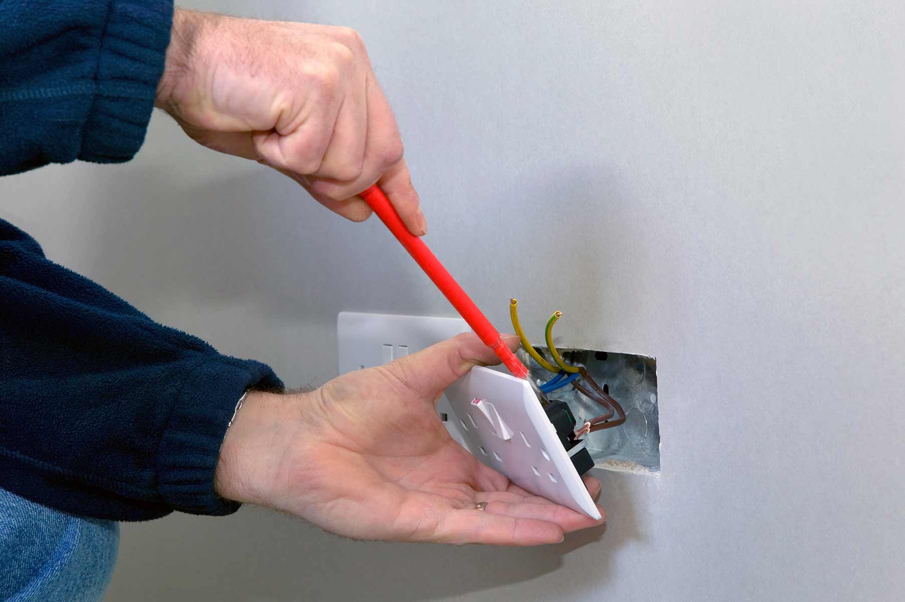 Our electricians can install plug sockets for domestic and commercial proeprties in Ongar and the local area. 